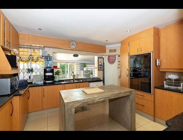 5 BEDROOM FREEHOLD FOR SALE IN HORIZON VIEW